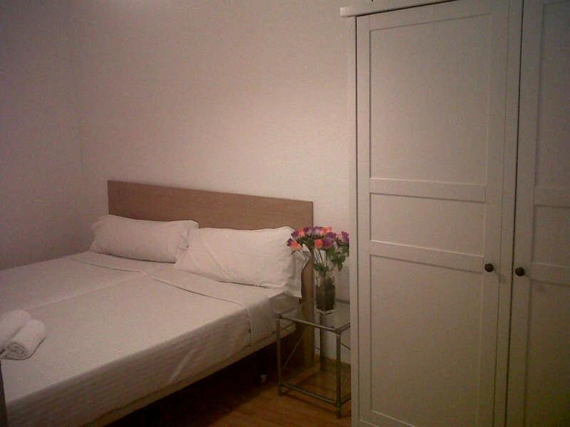 Km1 Amparo Apartments Madrid Oda fotoğraf